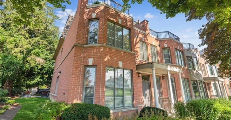TH1-442 Maple Avenue, Burlington, ON, L7S 2L7