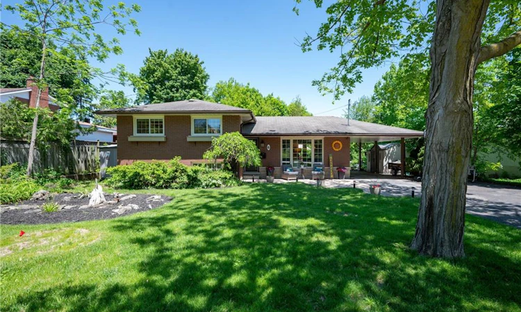 6 Gerrard Avenue