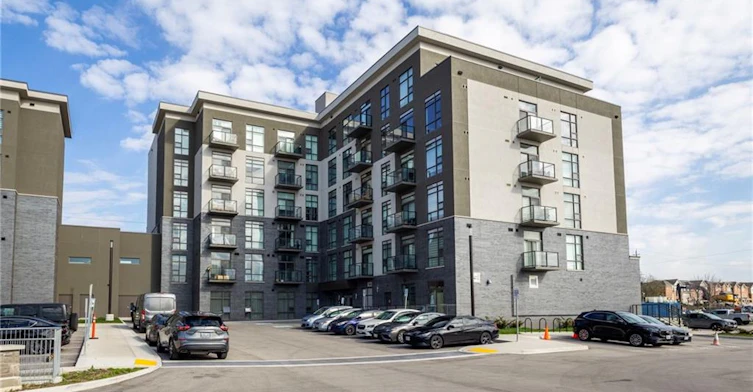 438-10 Mallard Trail, Hamilton, ON, L8B 2A7 - 2