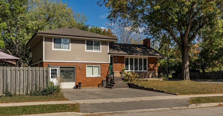 723 Hyde Road, Burlington, ON, L7S 1S6 - 2