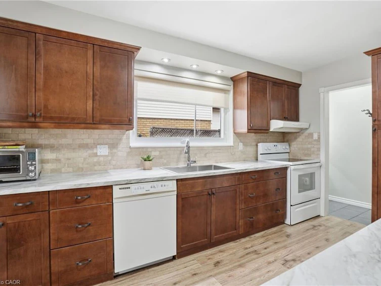 345 Erindale Drive, Burlington, ON, L7L 4T3 - 14