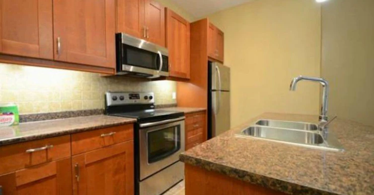 2-69 Sherman Avenue S, Hamilton, ON, L8M 2P8 - 2