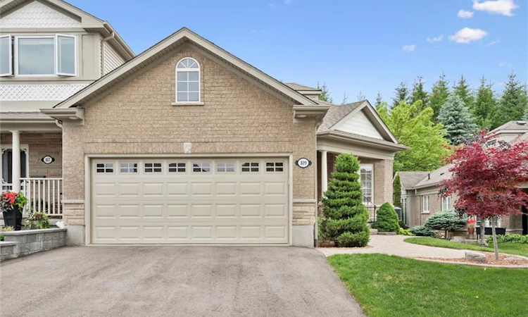 819 Creekside Drive