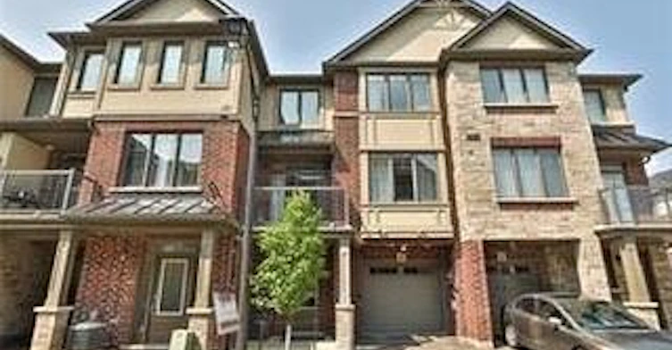 4 Showers Lane, Hamilton, ON, L9G 0H2
