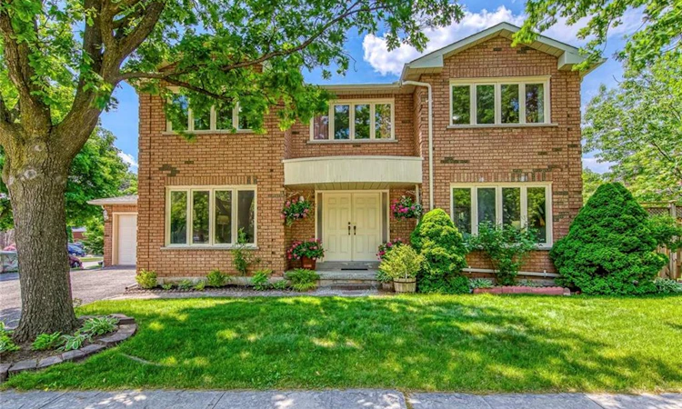 2921 Caradoc Lane