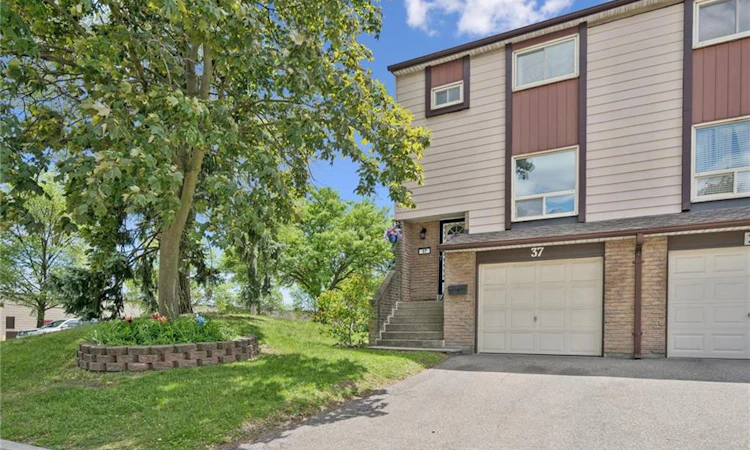 37-1221 Dundix Road
