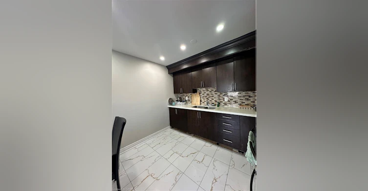 56-7255 Dooley Drive, Mississauga, ON, L4T 2S7 - 8
