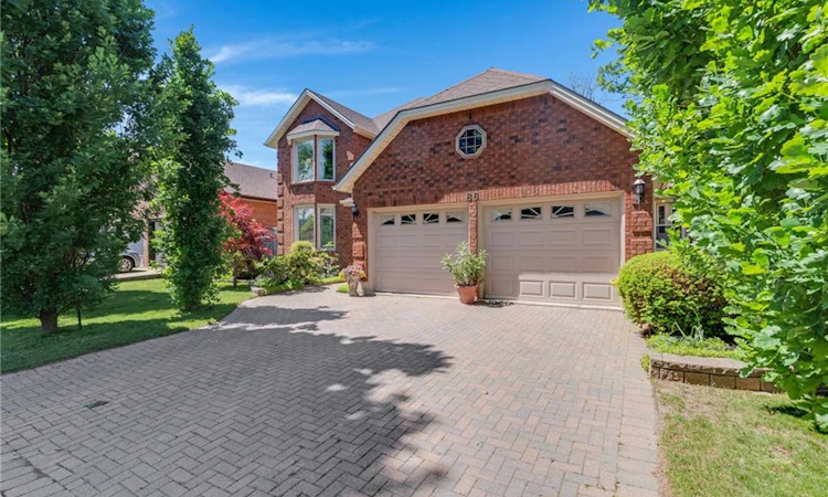 86 Lynden Hill Crescent