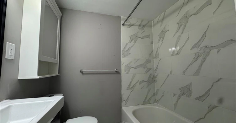 Lower-387 Upper Gage Avenue, Hamilton, ON, L8V 4H8 - 5