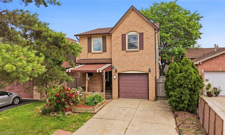 3 Twinoaks Crescent