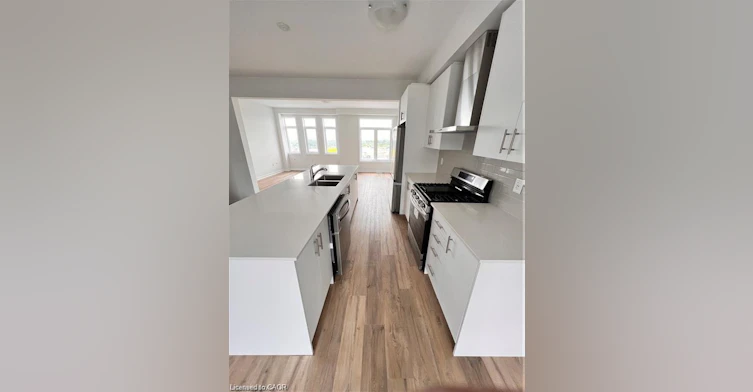 08-290 Equestrian Way, Cambridge, ON, N3E 0E7 - 10