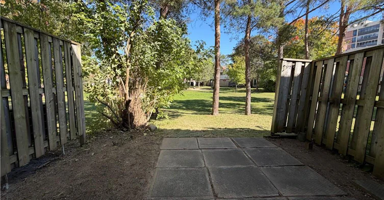 276 Westcourt Place, Waterloo, ON, N2L 2R7 - 17