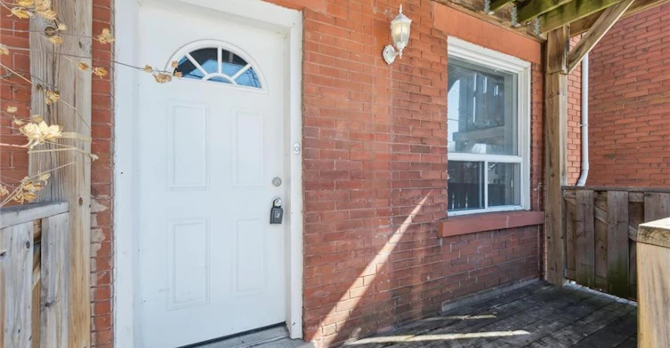 352 Duke Street W, Kitchener, ON, N2H 3Y3 - 2