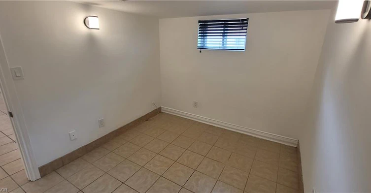 Lower Level-98 Limeridge Road E, Hamilton, ON, L9A 2S3 - 13