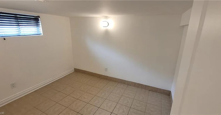 Lower Level-98 Limeridge Road E, Hamilton, ON, L9A 2S3 - 12