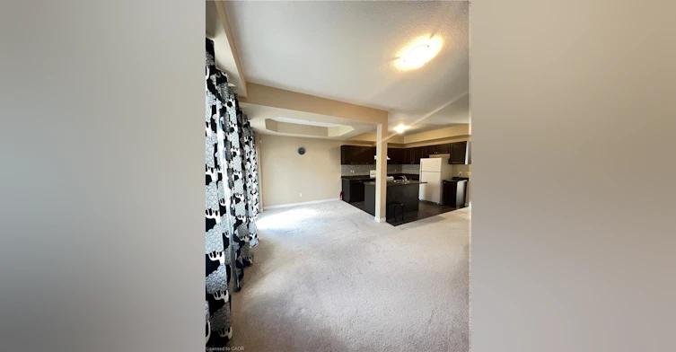 36 Medici Lane, Hamilton, ON, L9B 0C8 - 2