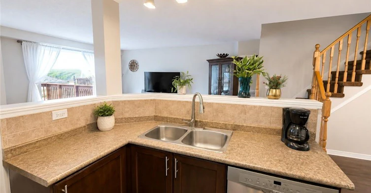 506 Activa Avenue, Kitchener, ON, N2E 4C1 - 5