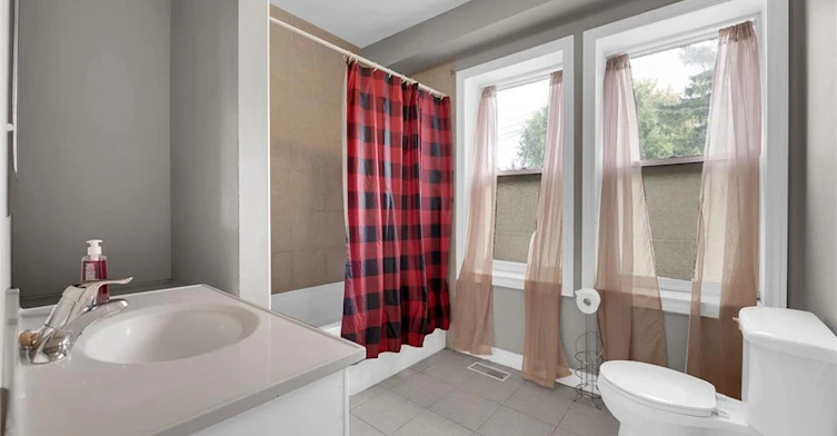31 Gibson Avenue, Hamilton, ON, L8L 6J4 - 22