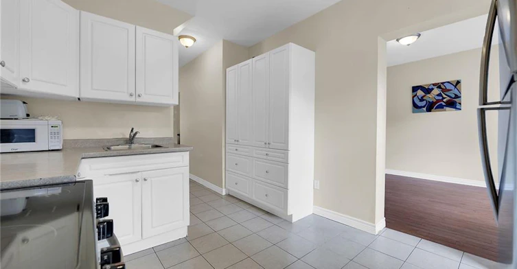 31 Gibson Avenue, Hamilton, ON, L8L 6J4 - 9