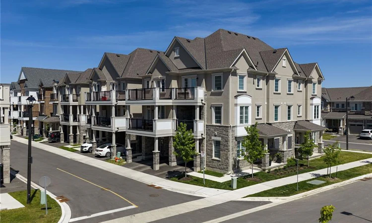 86-1317 Leriche Way