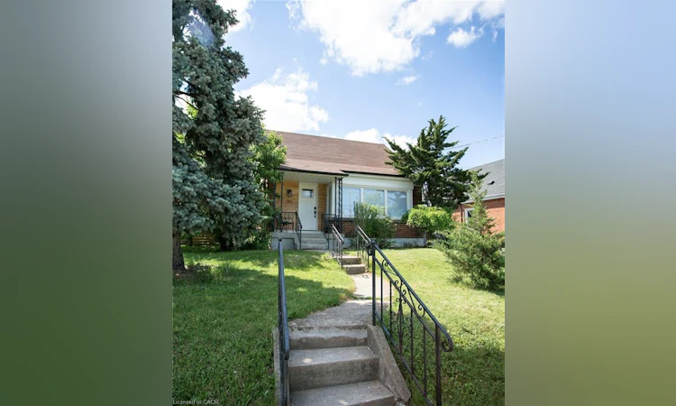 182 Erindale Avenue