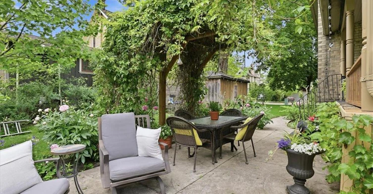31 John Street E, Waterloo, ON, N2J 1E6 - 23