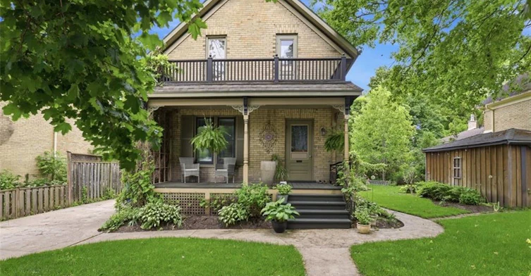 31 John Street E, Waterloo, ON, N2J 1E6