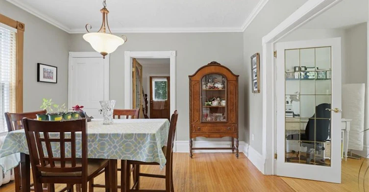 31 John Street E, Waterloo, ON, N2J 1E6 - 9