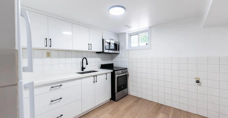 Lower-65 Garden Crescent, Hamilton, ON - 4