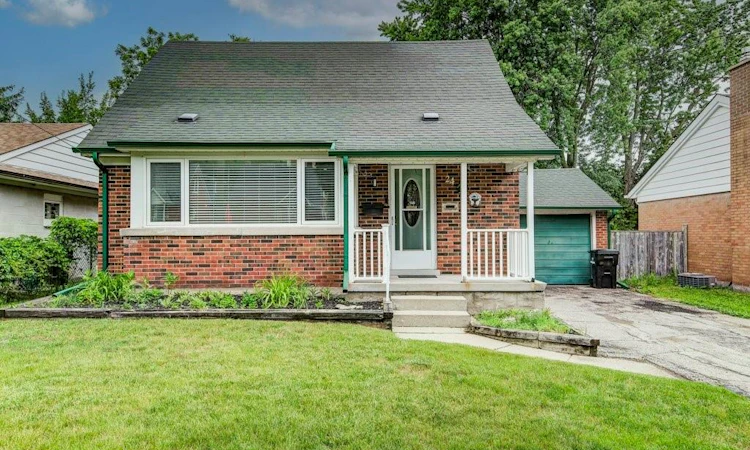 24 Belmont Avenue E