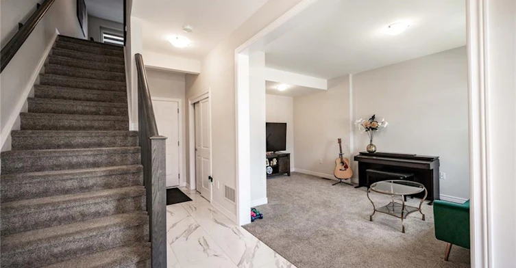 153 Hibiscus Lane, Hamilton, ON, L8K 0A3 - 4