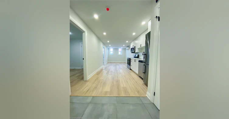 8-588 Barton Street E, Hamilton, ON, L8L 2Z5 - 3