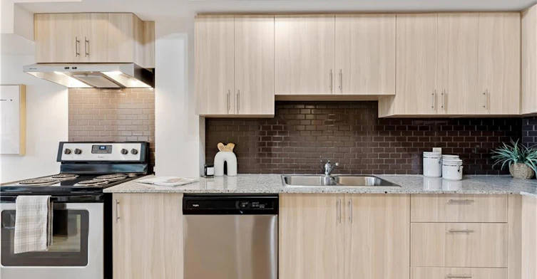 G603-275 Larch Street, Waterloo, ON, N2L 3R2 - 6