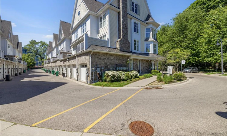 904-1011 Deta Road