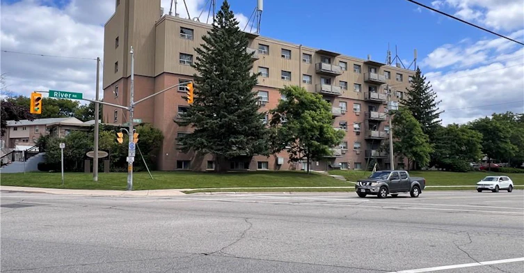 503-283 Fairway Road N, Kitchener, ON, N2A 2P1 - 2