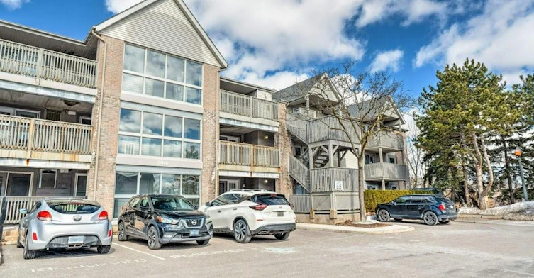 206-2040 Cleaver Avenue, Burlington, ON, L7M 4C4