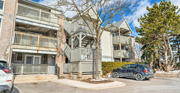 206-2040 Cleaver Avenue, Burlington, ON, L7M 4C4 - 2