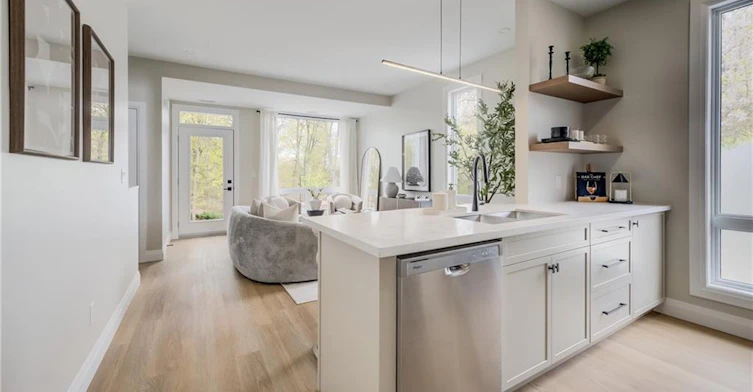 Upper-210 Heritage Drive, Kitchener, ON, N2B 3J6 - 4