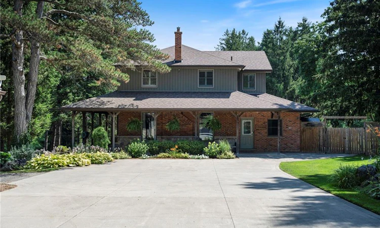182 Governors Road E