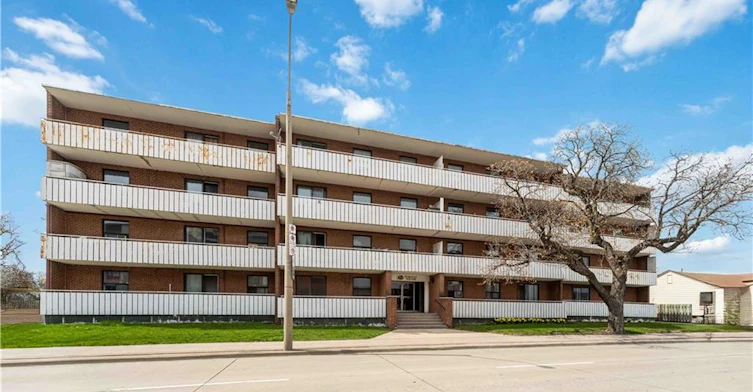 303-269 Parkdale Avenue N, Hamilton, ON, L8H 5X6 - 3