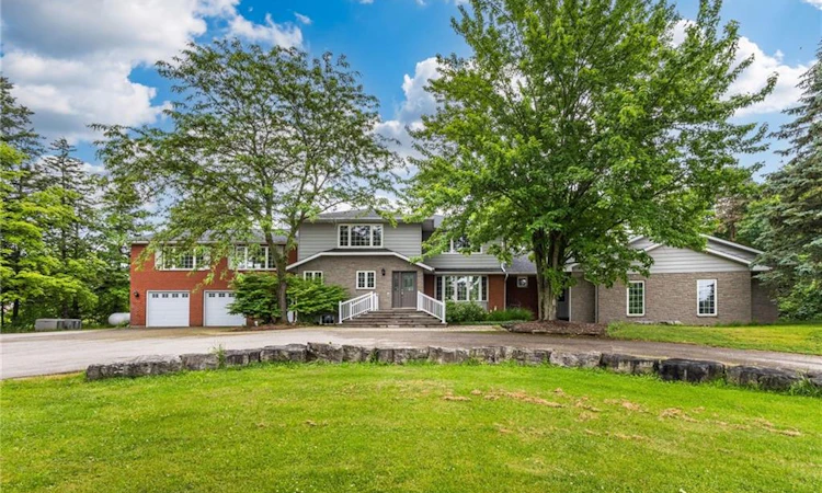 2220 Britannia Road