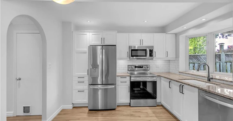 210 Golden Orchard Drive, Hamilton, ON, L9C 6J7 - 6