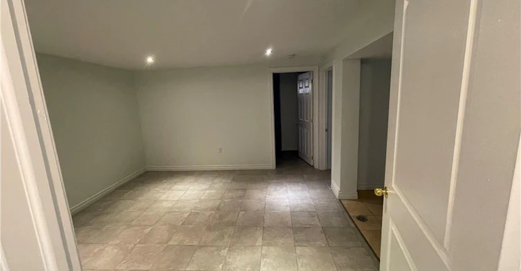 Lower-26 Stewart Avenue, Thorold, ON, L2V 2W7 - 14