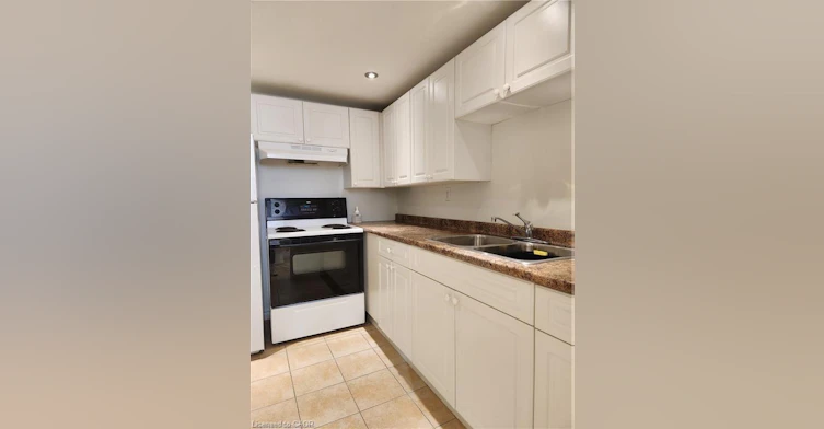 Lower-26 Stewart Avenue, Thorold, ON, L2V 2W7 - 3