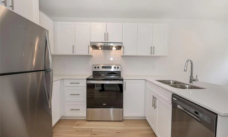 81 Woodman Drive N