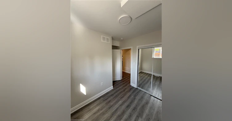 Main-187 Stirton Street, Hamilton, ON, L8L 6G7 - 11