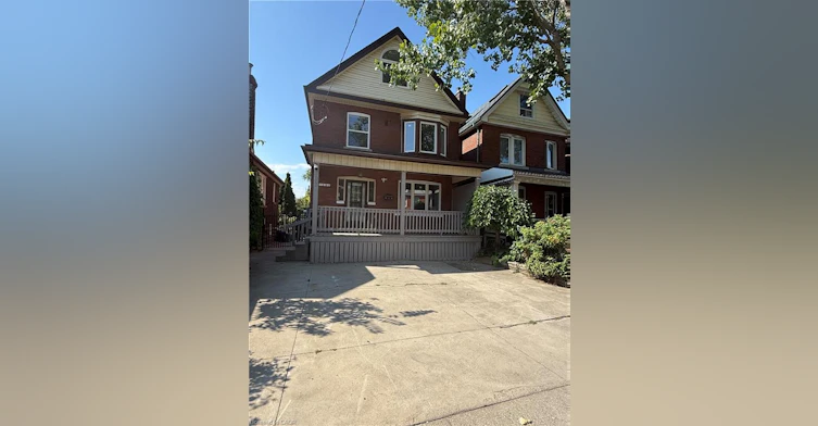 Main-187 Stirton Street, Hamilton, ON, L8L 6G7