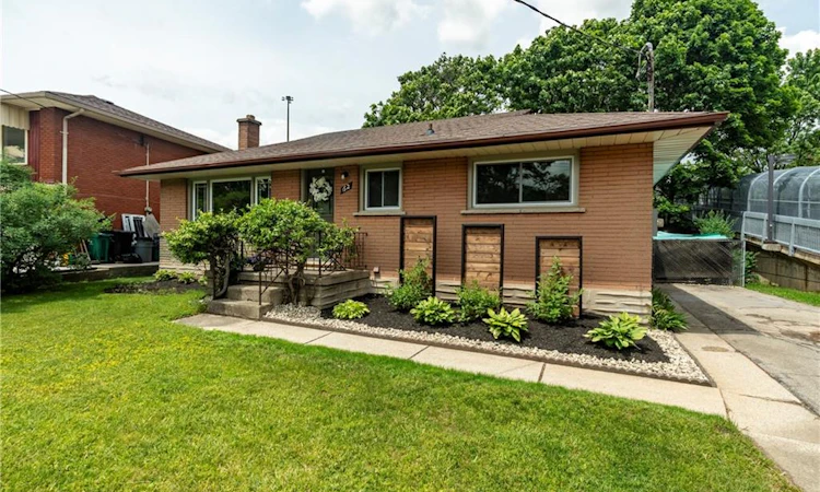 62 Boniface Avenue