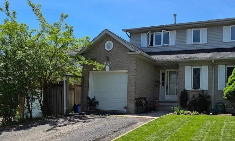 233 Benesfort Crescent