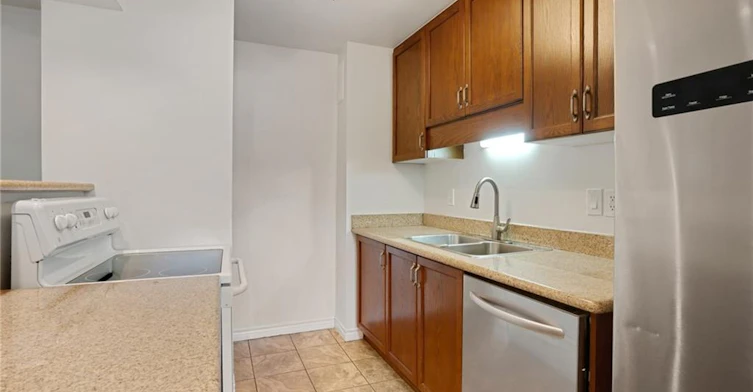 114-793 Colborne Street, Brantford, ON, N3S 7J3 - 5